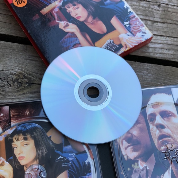 Pulp Fiction Blue-Ray and DVD - Picture 8 of 10